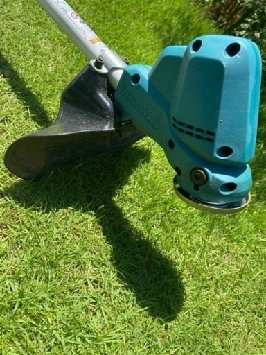 マキタ 草刈機 数回使用のみ ジズライザープロエアー(際刈り等)付き