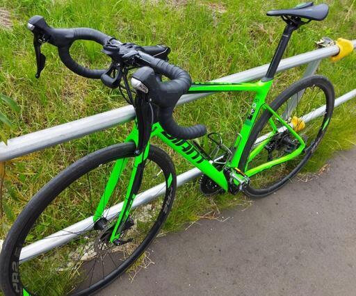 Giant Defy Advanced 2 ロードバイク 105