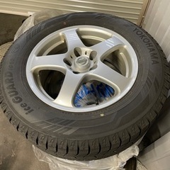 交渉中【使用1シーズンのみ】 16インチ スタッドレスタイヤ 4本 日産純正ホイール付き