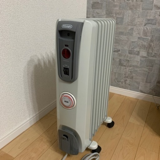 デロンギヒーター　　　お話中 Amazon | De'Longhi (デロンギ) オイルヒーター アミカルド RHJ35M1015