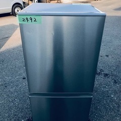 ✨2017年製✨2492番 AQUA✨ノンフロン冷凍冷蔵庫✨AQR-U16F‼️