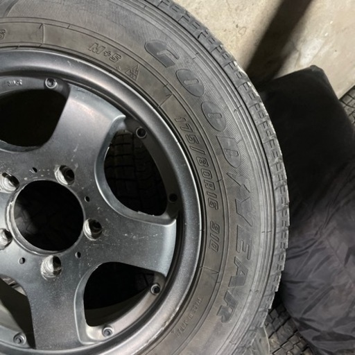 決まりました】 175/80/16 ジムニー スタッドレス アルミホイール付き