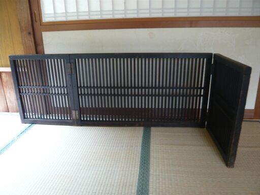 帳場格子　三つ折り　時代もの　木製　商店帳場　仕切り　商店帳場 時代ものの帳場格子 三つ折り 木製