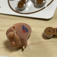 高級品 Widex ワイデックス 補聴器 M2-X 左耳用 付属品やケース付き