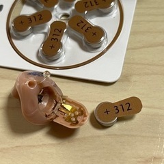 高級品 Widex ワイデックス 補聴器 M2-X 左耳用 付属品やケース付き