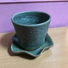 【新品】観葉植物を飾る陶器の入れ物