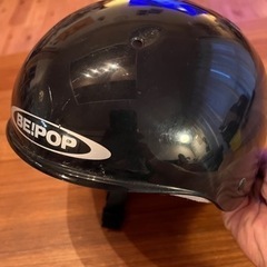 美品　BE!POP ジュニアスノーボード用ヘルメット