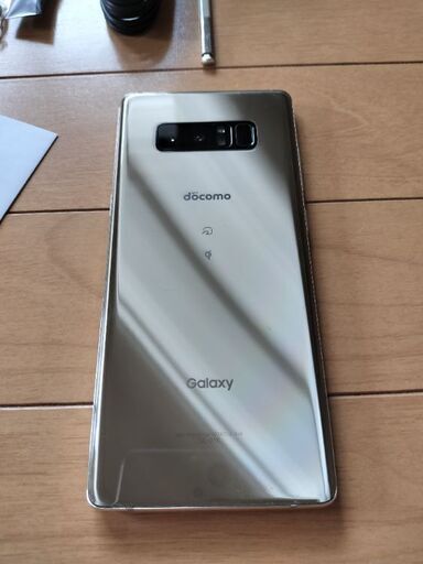 美品 GALAXY NOTE 8 ゴールドdocomo版SIMロック解除済 欠品無し