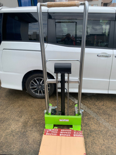 ハンドリフト 耐荷重400kg フォークリフト 物流 荷揚 倉庫