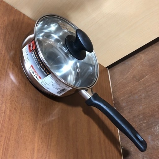 未使用品　厚底　片手鍋　ステンレス　18cm   2ℓ   IH対応　ガラス蓋　人気商品‼︎   現品限り