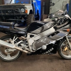 レストアベース YAMAHA FZR400