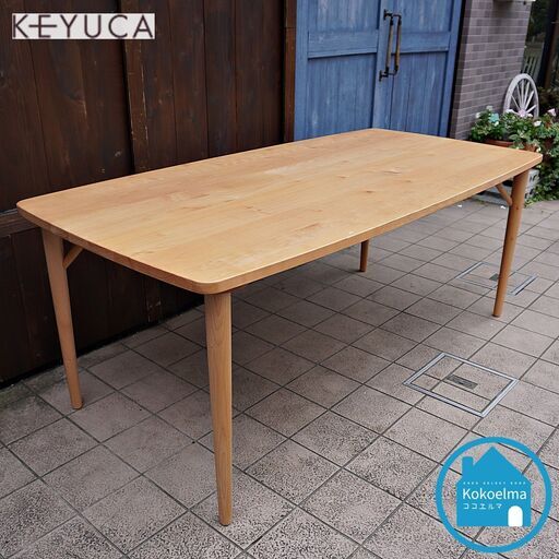 KEYUCA(ケユカ)で取り扱われていた、メイ ダイニングテーブル 180cmです。メープル無垢材の優しい手触りのナチュラル感が魅力の食卓。北欧スタイルのレトロなデザインがアクセントに♪CH323