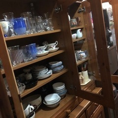 9月20日まで掲載！カントリー風食器棚　収納たっぷり　