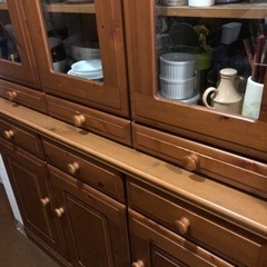 9月20日まで掲載！カントリー風食器棚　収納たっぷり　