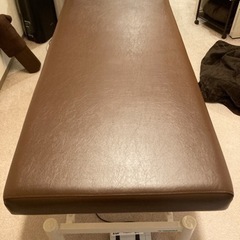 治療用電動ベッド　高田ベッド　受け渡し者決定いたしました。