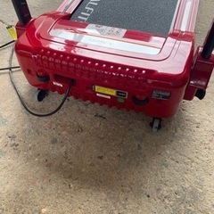 超美品⭐️新品価格の70％OFF⭐️ランニングマシン⭐️ルームランナー⭐️