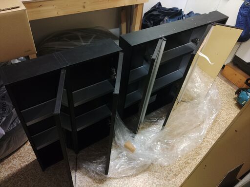 未使用中古洗面化粧台のミラーキャビネット三点セット一式です。 未使用中古洗面化粧台のミラーキャビネット三点セット一式です。