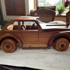 木製のクラッシックカー