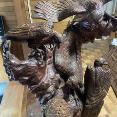 保存状態良好。鷹の一刀彫。掘り出し物です