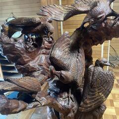 保存状態良好。鷹の一刀彫。掘り出し物です