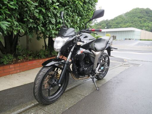 スズキ　ジクサー150(GIXXER150)　中古実動美車　社外マフラー＆グリップ　バッテリーフル充電済み　タイヤ前後バリ山　ナンバー登録書類有