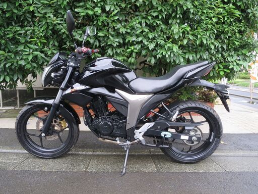 スズキ　ジクサー150(GIXXER150)　中古実動美車　社外マフラー＆グリップ　バッテリーフル充電済み　タイヤ前後バリ山　ナンバー登録書類有 スズキ ジクサー150(GIXXER150) 中古実動美車 社外マフラー＆グリップ