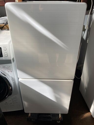 ☆中古￥10,800！【会員価格￥9,800】U-ING　110㍑2ドア冷蔵庫　家電　2017年製　VR-F110H(W)型　幅45cmｘ奥行53cmｘ高さ108cm　【BI06】
