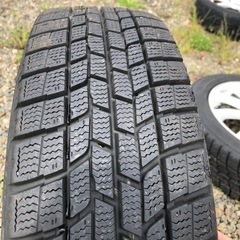 スタッドレスタイヤ　175/60R16