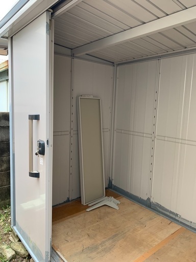 屋外物置　鍵付き　高さ220 引き取り限定