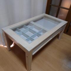 取引中木製ローテーブル　オフホワイト　ガラス　ディスプレイ