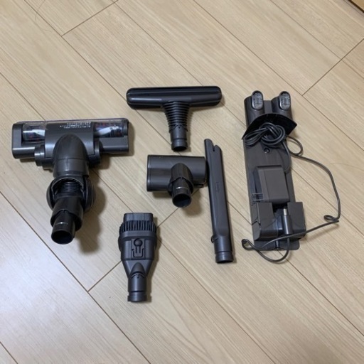 ダイソンDC35 掃除機 アタッチメント、充電器付き