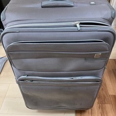 大型旅行スーツケース