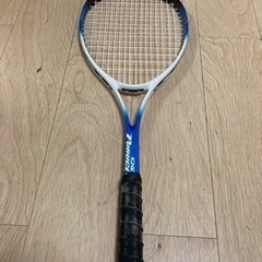 テニスラケットx4      バトミントンラケットx4