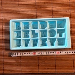 アルファベット　製氷皿