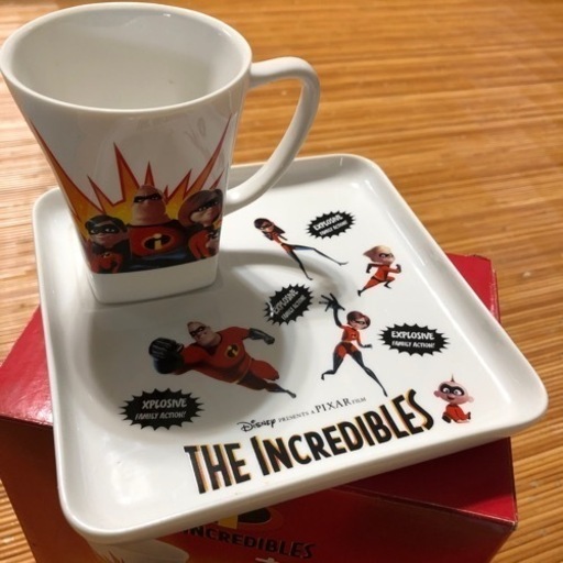 インクレディブル　カップセット　陶器