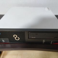 Fujituパソコン本体と三菱ディスプレイをお譲りいたします。