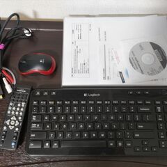 Fujituパソコン本体と三菱ディスプレイをお譲りいたします。 Fujituパソコン本体と三菱ディスプレイをお譲りいたします。