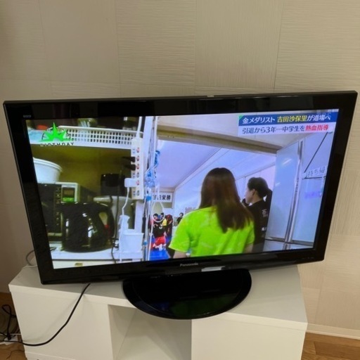 パナソニックテレビ　46V型