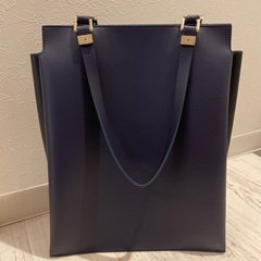 ROSSOのバッグ（藍紫色・美品）