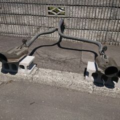 【お話し中】ハイラックスサーフ　ＫＺＮ130Ｗ　4本跳ね上げ斜め出しマフラー