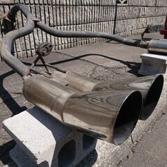 【お話し中】ハイラックスサーフ　ＫＺＮ130Ｗ　4本跳ね上げ斜め出しマフラー