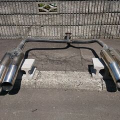 【お話し中】ハイラックスサーフ　ＫＺＮ130Ｗ　4本跳ね上げ斜め出しマフラー