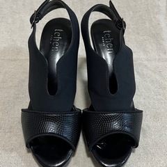 サンダル　黒　靴　23.5㎝