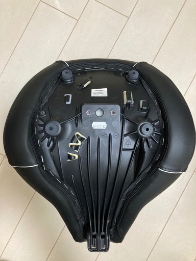 バイクシート TRIUMPHスピードマスター フロントライダーシート 未使用 トライアンフ