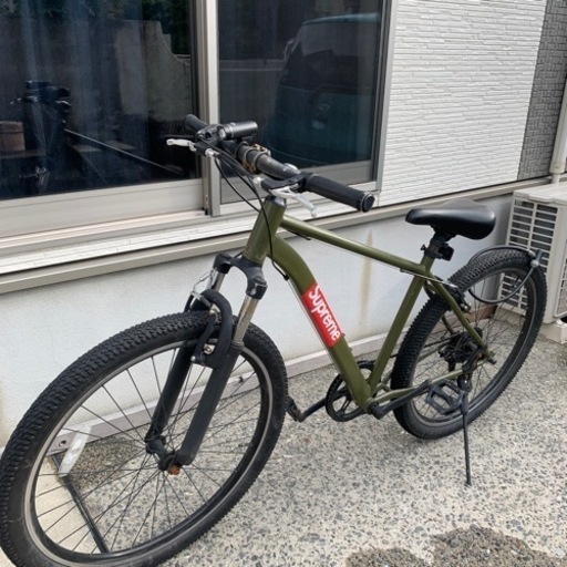 （決定しました。）ゴツい大きなタイヤのおしゃれな自転車　supreme仕様！