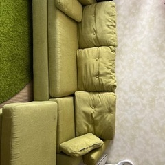 ３人掛けソファー足置き付き