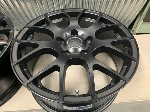 グランドチェロキー (WK）ダイワオートモビルズ　トレイルランナー　18x8.0J 5/127 +56.4