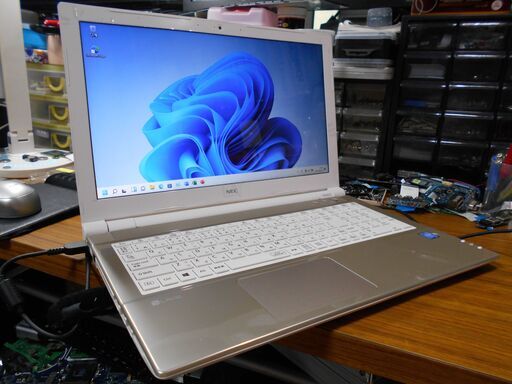 ノートパソコン NEC LaVie Windows11 SSD256GB メモリ8GB Office2021 本体使用時間約300時間