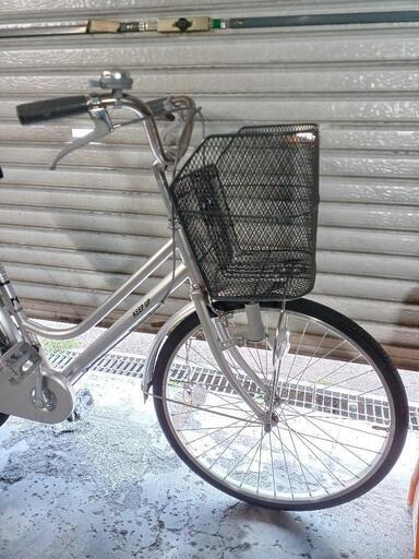 自転車中古　KEEP UP　カゴリアキャリア鍵付き　タイヤ24インチ　カラーシルバー 自転車中古 KEEP UP カゴリアキャリア鍵付き タイヤ24インチ カラー