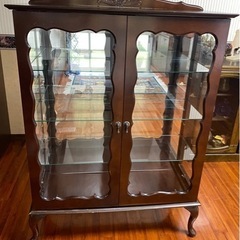 【9/27(火)迄】最終値下げ★猫脚アンティーク風　ガラスキャビネット　137.5㎝　　家具　棚